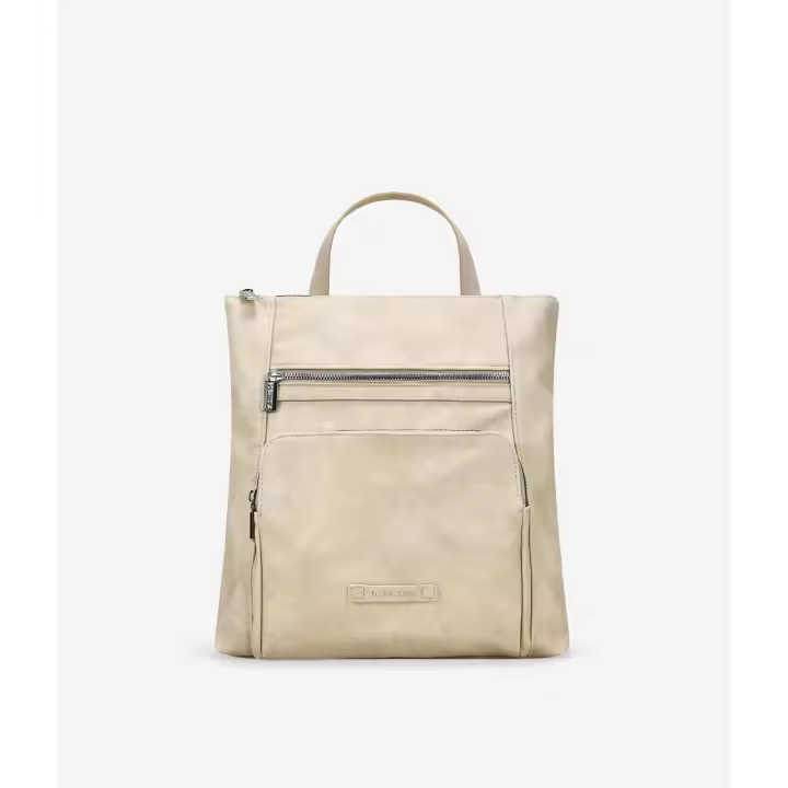 Bosanova Mochila casual para mujer con dos bolsillos frontales con cremalleras metálicas, asa de mano y asas de colgar regulables. Cierre con cremallera. - 1