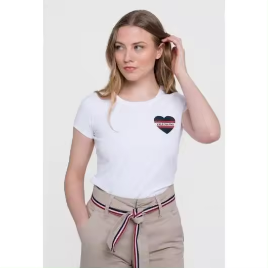 Camiseta Valecuatro blanca modelo corazón - 1