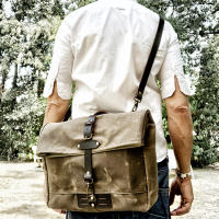 Bolsa De Hombro Para Hombre En Cuero Vacuno Y Lona Impermeable Y Resistente Al Desgaste Bolsa De Negocios Y Tiempo Libre Portátil Con Estuche Único - details 0