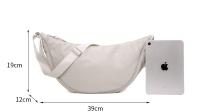 Bolso De Hombro Para Mujer PU Suave Nueva Versátil 2025 Bolso De Dumpling Ligero Bolso Cruzado Casual Popular Bolsa De Hombro - details 1