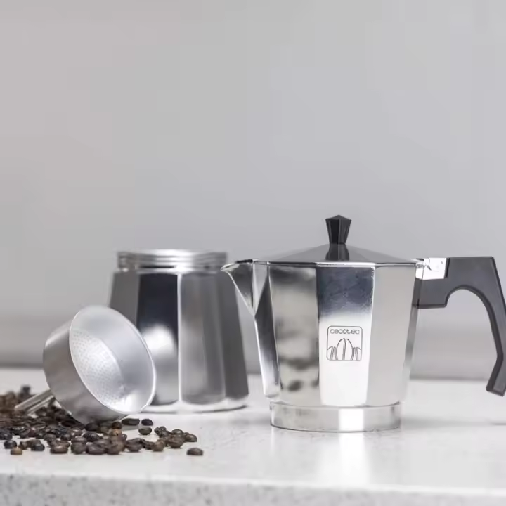 Cecotec Cafetera Italiana Mokclassic 1200 Shiny. Cafetera de Aluminio, Para toda cocina, 12 Tazas de Cafe - 1