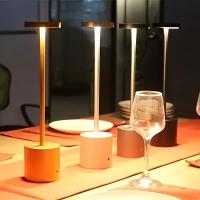 Lámpara De Mesa Sin Cable LED Recargable Táctil Tri-color Para Decoración De Habitación Restaurante Y Bar Moderna Y Minimalista - details 1