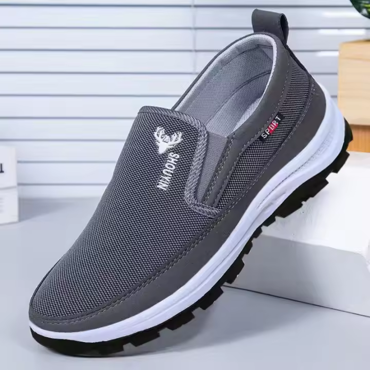 Zapatos de tela nuevos de primavera, zapatos para caminar, zapatos casuales para hombres, zapatos de lona de suela blanda y caña baja, zapatos para personas de mediana edad y mayores. - 1