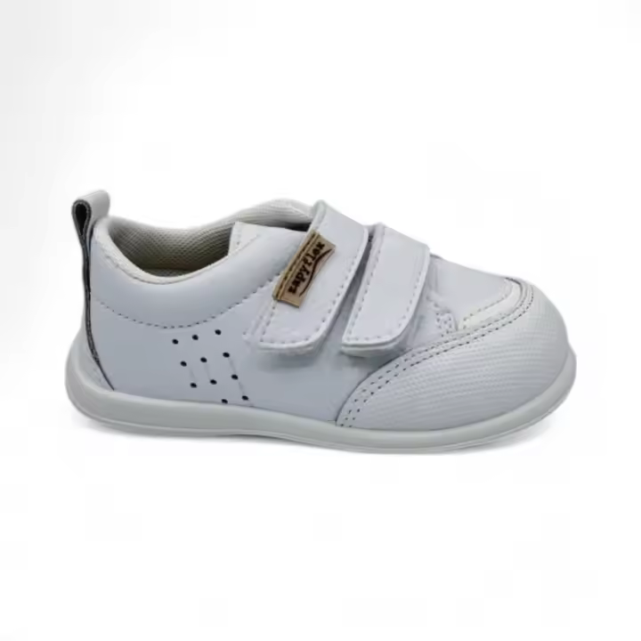 Zapatos marca Zapy para infantil en color blanco - 1