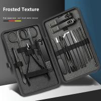 Kit De Manicura Y Pedicura Deluxe Con Aretes De Acero Inoxidable Cortauñas Y Eliminador De Piel Muerta Incluye Portátil - details 0