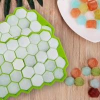Bandeja de cubitos de hielo con tapa, moldes de hielo de silicona suave, Cubo de hielo en forma de diamante para bebidas y postres, fácil de quitar (verde, 1 paquete) - details 2
