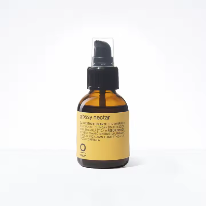 OWAY GLOSSY NECTAR 50ML Este spray de aceite agrega humedad y nutrición a tu cabello y reconstruye las hebras dañadas desde adentro. Su cabello queda sedoso, suave y manejable con un aspecto brillante. - 1