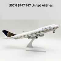 Modelo De Avión Miniatura United Airlines B747 30CM Escala 1:240 Con Base Y Ruedas Regalos De Avión Para Coleccionistas Y Decoración Del Hogar - details 0