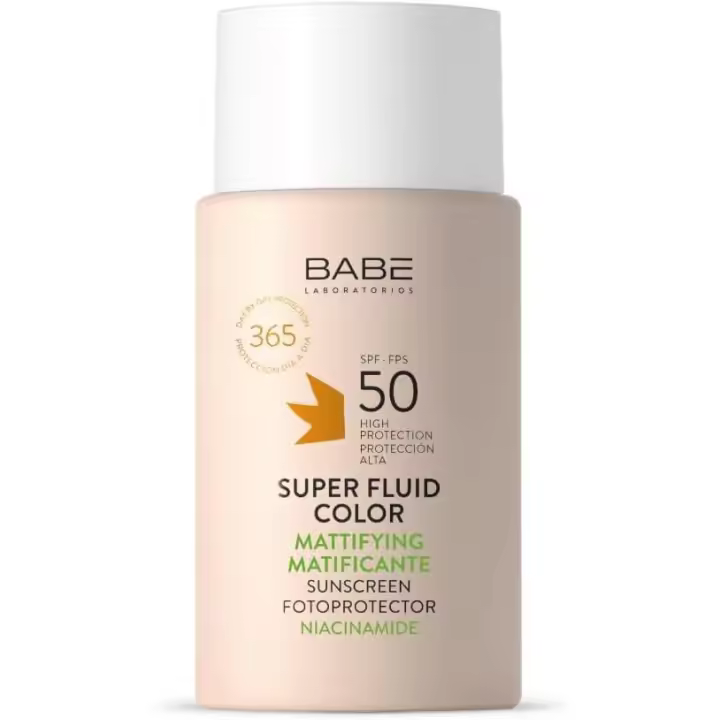 Laboratorios Babe Fotoprotector Solar Super Fluid Color Matificante SPF 50  50 ml  Unifica el Tono  Textura Super Fluida y Oil-Free  Piel Matificada Instantáneamente  Reequilibra la Grasa - 1