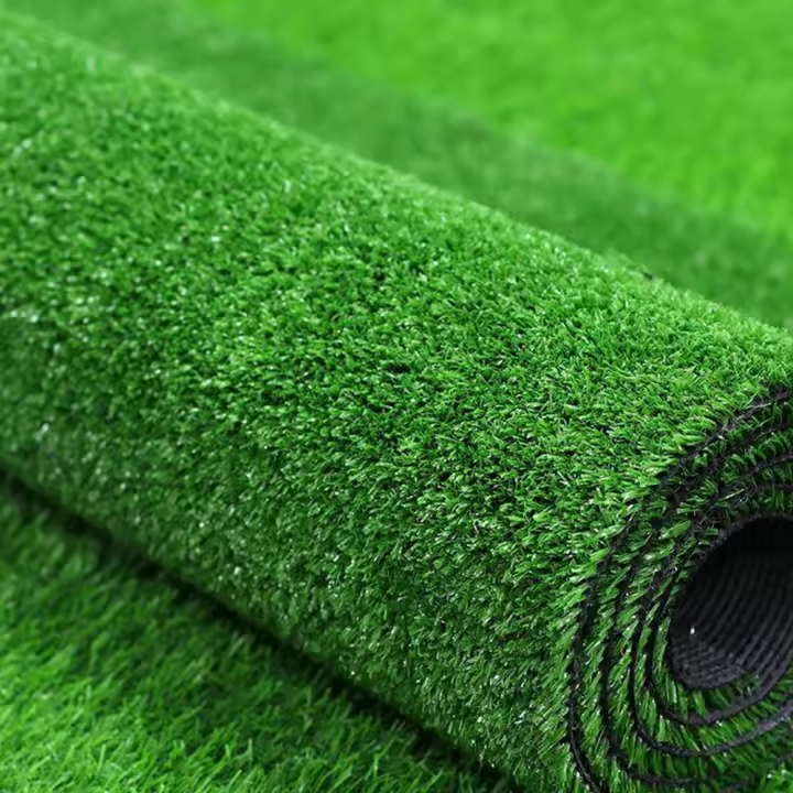 YOEVU - Césped Artificial 7mm | Realismo y Durabilidad | Resistente a UV y Clima | Fácil Instalación y Bajo Mantenimiento | Apto para Niños y Mascotas, Verde, 1x2 Metros - 1