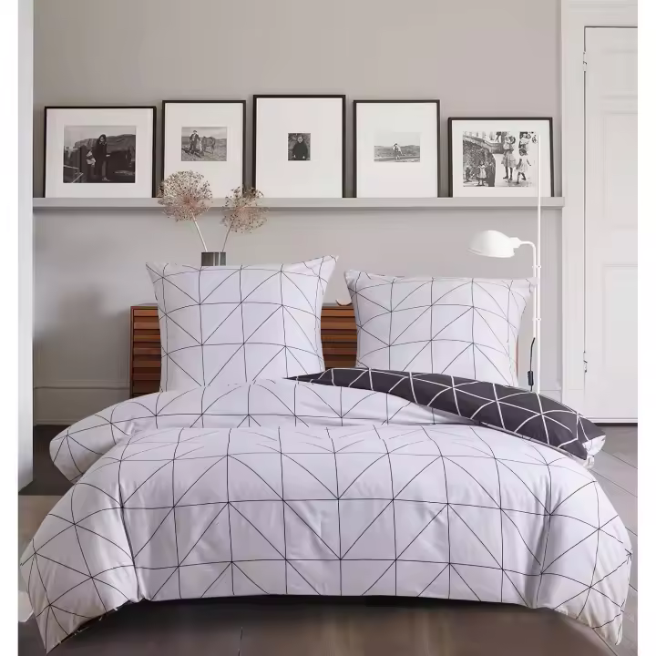 Juego de ropa de Cama reversible with Cuadros geométricos en Blanco, Negro y Gris de 200x200 cm - 1