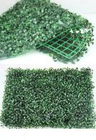 LILI HOME Pack de 8 Plantillas de Planta Artificial Vertical (40 x 60 cm cada una) es ideal para decorar paredes interiores y exteriores, creando un ambiente fresco y vibrante en cuestión de minutos. Fabricadas en plástico PE (polietileno), un material re - details 4