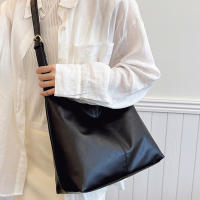 Bolso De Hombro Vintage Para Mujer Con Gran Capacidad Y Correa Cruzada Retro Tote Para Comunicación Material PU Sólido - details 13