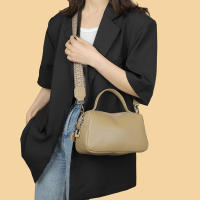 Bolso De Hombro Para Mujer De Cuero Genuino Estilo Casual Con Correa Ancha Y Comodidad Gran Capacidad Color Blanco Negro Caqui Azul - details 8