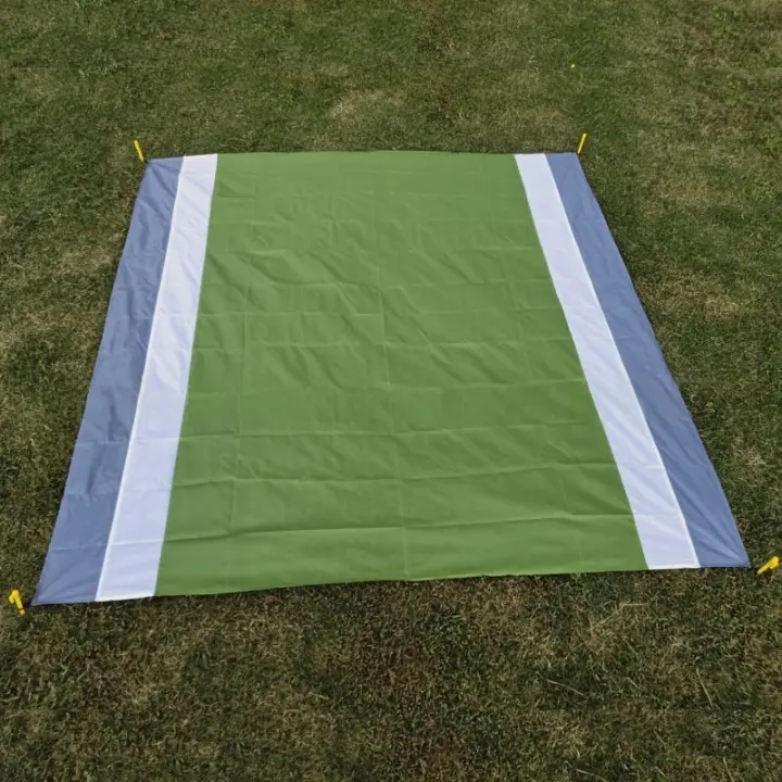 Outdoor Waterproof Picnic Blanket - Foldable Camping & Beach Mat with Storage Pocket, Polyester Plaid Ground Cover - 1