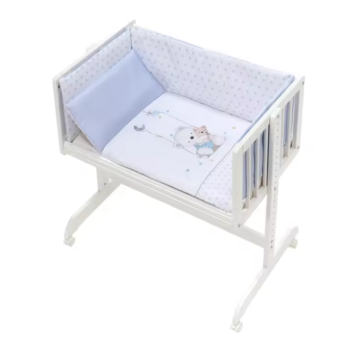 BERÇO COLECHO EM BRANCO-FAIA+LENÇOIS+VESTIMENTA+COLCHÃO -MOD. OSO COLUMPIO-AZUL - 1