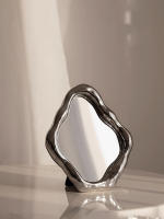 Espejo De Maquillaje Vintage Irregular En Estilo Francés Para El Dormitorio Adorno Decorativo Para Escritorio Material De Vidrio Platinado Plateado - details 1