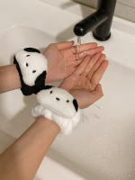 Sanrio Pochacco Muñequera De Plush Para Niñas Accesorio De Cabello Y Deporte Con Diseño De Dibujos Animados Regalo Ideal Para Niñas - details 0