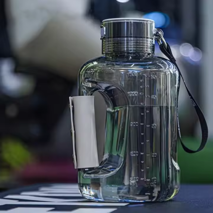 Botella De Agua Con Hidrógeno Portátil Para Deportes Generador De Agua Molecular Hidrógena Recargable Eco-amigable Capacidad De 1.5L Color Gris - 1