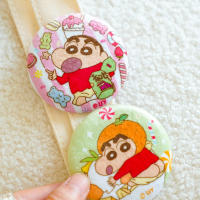4pcs Auténticos Broches De Crayon Shin Chan Peluche Caja Sorpresa Dibujos Animados Lindo Colgante Para Ropa Y Mochilas Unisex - details 4
