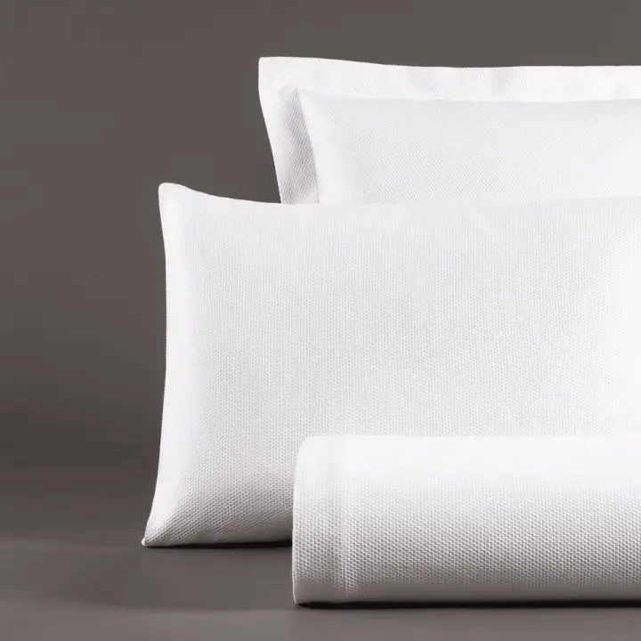 Colcha Lisa 290 gsm, 100% CO, blanca, hotel, alta calidad textil y resistente al lavado industrial - 1