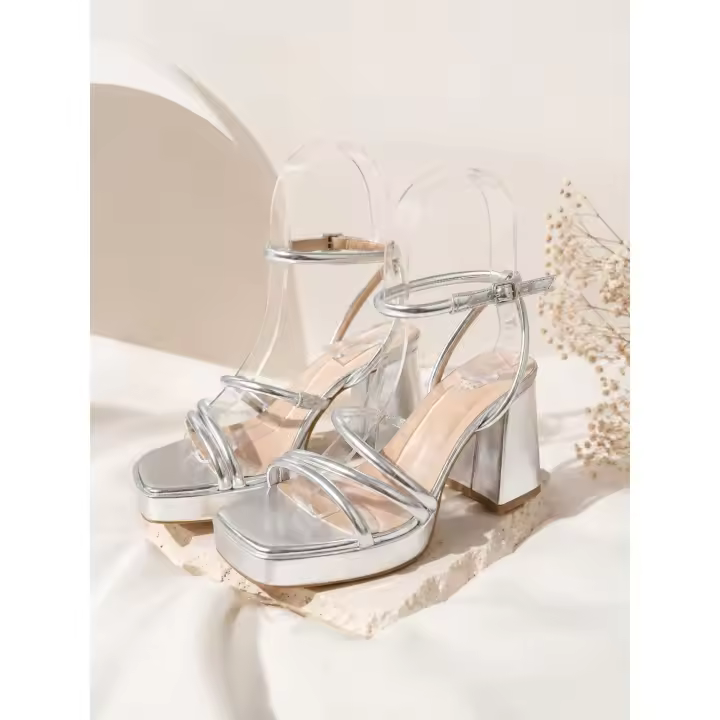 Sandalias plateadas de tacón ancho para mujer con plataforma y tiras elegantes. Comodidad y estilo para bodas, fiestas y eventos especiales. - 1