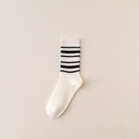 Calcetines De Mujer Estilo Casual Breto Negro Blanco Algodón Transpirable Medio Torsionado Bordado Letras Suaves Para Otoño - details 11