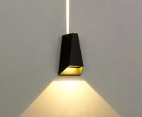 Lámpara De Pared Exterior Impermeable Moderna Para Porche Y Courtyard Iluminación Exterior En Dirección Vertical E Inversa Decorativa Fijación Autónoma Incluye Bombilla Material De Aluminio - details 4