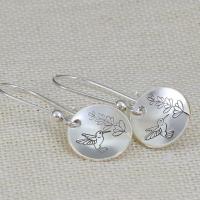 Pendientes Y Collar Vintage De Mariposa Grabada En Color Plata Para Mujer Accesorios De Moda Sencillos Y Populares Para El Día - details 4