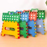 silla plegable pequeña de plástico para niños, adecuada para uso en interiores y exteriores (cualquier color) - details 1