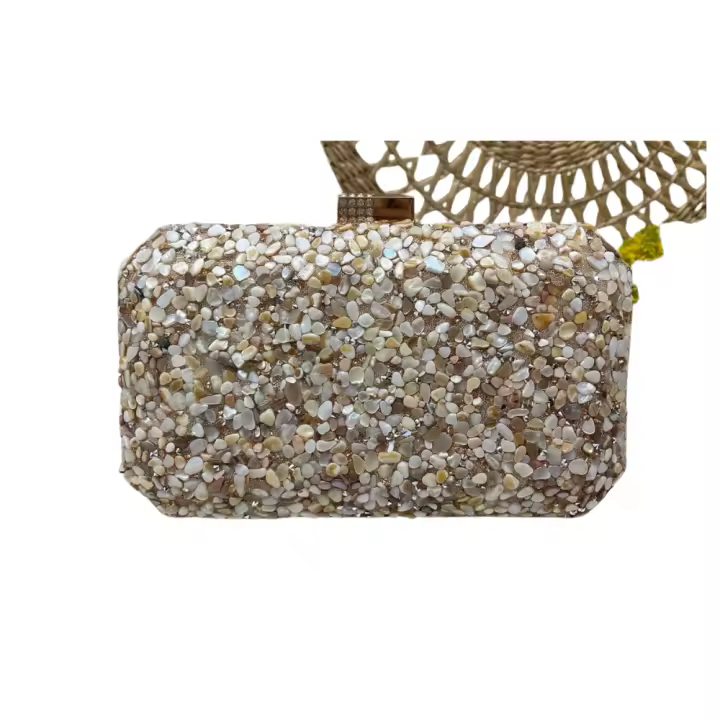 Bolso de Fiesta Lujoso de Pedrerías multicolores de una cara máxima elegancia. Medidas 20.5 x 5 x 12 cm - 1