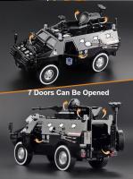 Modelo De Coche Blindado De Riot 1:24 Escala Juguete De Metal Con Luz Y Música 7 Puertas Abiertas Vehículo Militar Todoterreno Regalos Para Niños - details 4