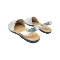 Eva Zorteon- Menorquinas de piel con acabado metalizado, Marca D´ Estiu . - details 5