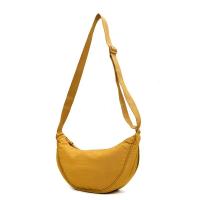 Bolso De Pecho Para Mujer De Gran Capacidad En Color Sólido Bolsa Cruzada De Viaje En Forma De Luna Media Rellena Con Algodón Para Uso Diario - details 18