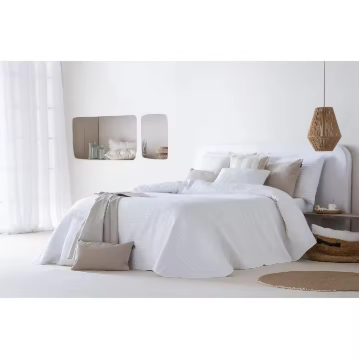 Fundeco, colcha bouti Linette de color blanco para cama de 135 cm. - 1
