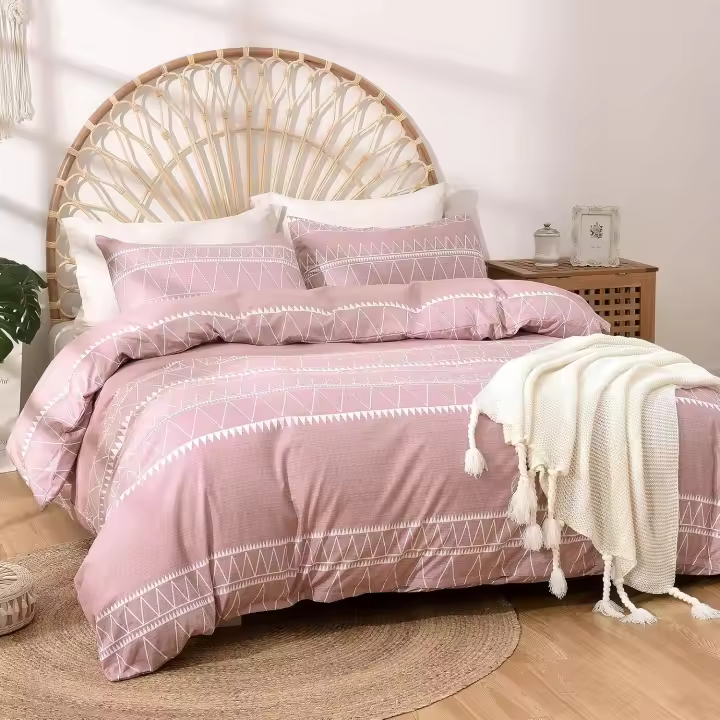 Lekesky Pink Double Duvet Cover Set 3-Piece Geometric Stripe Print Bedding Set, Soft Microfibre Pink Double Duvet Set with Pillowcases Zip Closure Easy Care, Double 200x200cm - 1