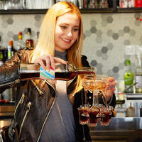 Dispensador De Vidrio Para 6 Copas De Licor Con Tapa Y Portajugos Para Cocteles Fiesta De Vino Y Bebidas Eco-amigable - details 3