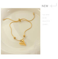 Joyería de mano con diseño de nicho de estilo francés de acero de titanio resistente a la decoloración para mujer, pulsera de corazón de melocotón con hebilla desmontable moderna y moderna,joyería femenina chapada en oro de acero de titanio resistente - details 11