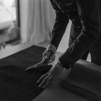 Traje Clásico Para Hombre En Luz Azul Claro Talla Justa Para Fiesta De Negocios Boda Con Chaleco Y Corbata Incluidos Pantalones Y Chaqueta - details 4
