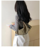 Nueva Bolsa De Hombro Para Mujer En Color Sólido Sencillo Con Cierre De Cremallera En Nylon Para Comunicación Armpit Bag - details 19