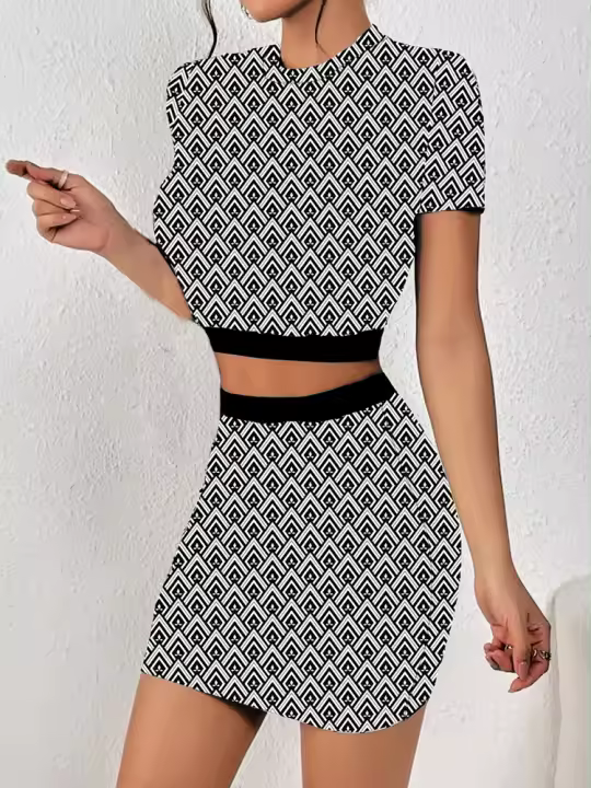  Conjunto De Dos Piezas Con Estampado En Todas Las Partes Falda Y Camiseta Cintura Elástica Estilo Casual Para Mujer - 1
