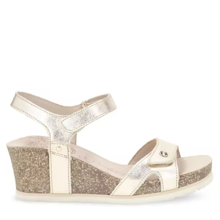 Cómoda  Elegante sandalia mujer PANAMA JACK JULIA Shine B3 Napa Oro. Ajustes velcro. Cómoda planta anatómica en piel. Cuña Bio con piso ligero de eva blanco. Altura Tacón bajo (5-8 cm) Referencia JULIA-SHINE-B3 - 1