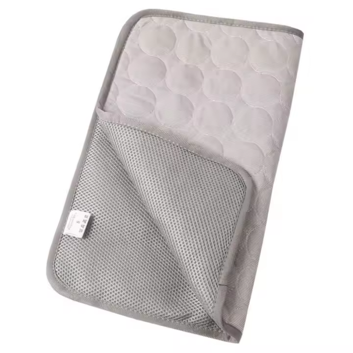 Alfombra De Enfriamiento Para Mascotas Tamaño Pequeño Para Perros Y Gatos Sillón De Hielo Seda Fresca Impermeable Verano Camastro Para Animales Pequeños 5 Tamaños Disponibles - 1