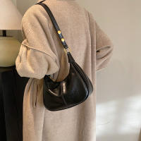 Bolso De Hombro Para Mujer De Color Sólido Versátil Bolso Cruzado Moda Bolsa De Armpit Que Puede Contener Teléfono Móvil - details 2
