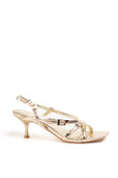 Sandalias doradas tacón fino con tiras cruzadas y hebillas de diseño moderno para mujer ideales para fiestas Paloma Wang - details 4