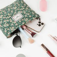 Neceser Maquillaje Floral para Mujer, Bolsas de Cosméticos de Tejido de Pana con Cremallera, Neceser Portátil, Multifunctional Organizador para Viaje -Margarita Verde - details 1
