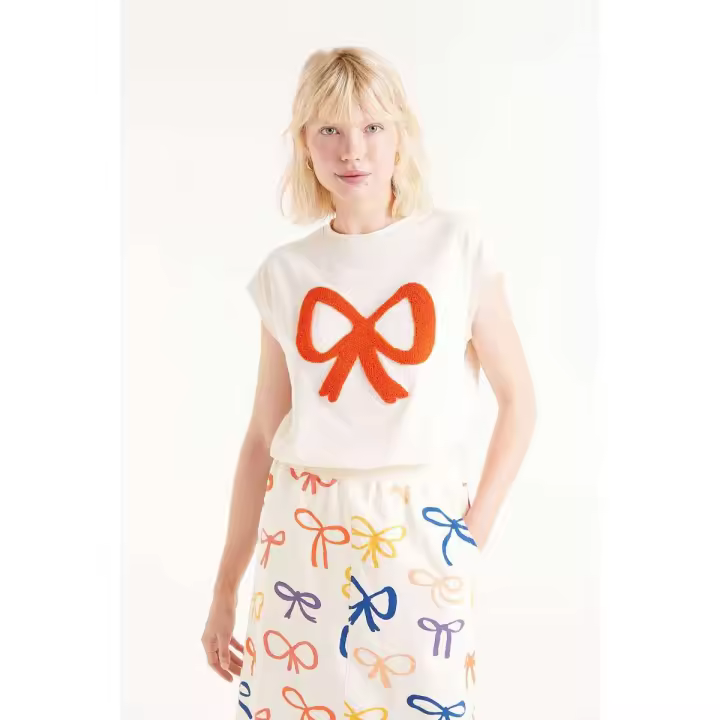 Camiseta con print de lazo de Compañía Fantástica - 1