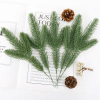 10PCS Ramas De Pino Artificial Hojas Verdes Falsas Para Decoración De Navidad Fiesta Casera Boda Jardín Adorno Planta De Árbol - details 5