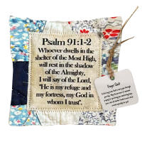 Pray Quilt Con Cruz Interior Hecho a Mano Colchón Colorido Regalo Para Ti Amigo Familia Sostenedor De Sueños Estilo Clásico - details 12