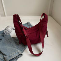 Bolso De La Mujer Estiloso De Forma Dumpling Con Múltiples Bolsillos Y Correa Ajustable Gran Capacidad Bolso De Hombro De Moda Para Viajes Al Aire Libre - details 2